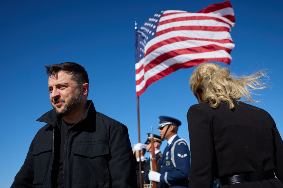 Στην Ουάσιγκτον ο Βολοντίμιρ Ζελένσκι - Η ανάρτηση για τον Πούτιν και τους Tomahawk (Βίντεο)