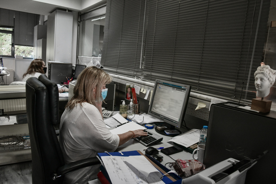 Ασφαλισμένοι Δημοσίου: Ανάλογα με την ημερομηνία γέννησης όσοι βγουν φέτος στη σύνταξη