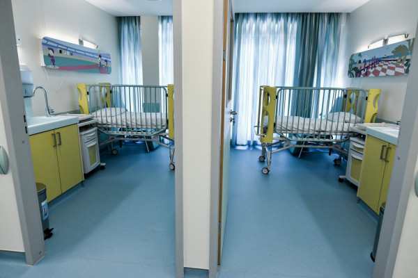 Θετική και η μητέρα του βρέφους με κορoνοϊό που νοσηλεύεται στο νοσοκομείο Παίδων