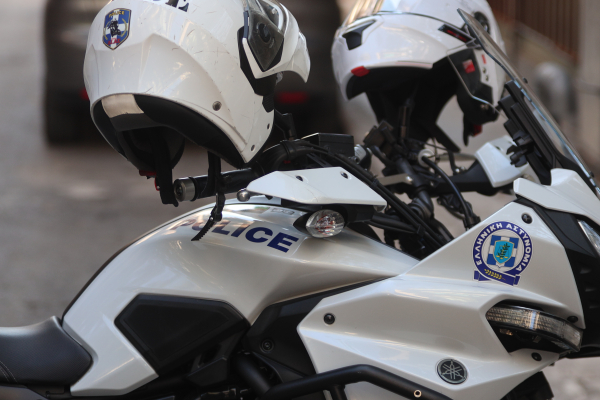 Θεσσαλονίκη: Επιχείρηση της Αστυνομίας σε εγκαταλελειμμένο κτίριο - 15 προσαγωγές