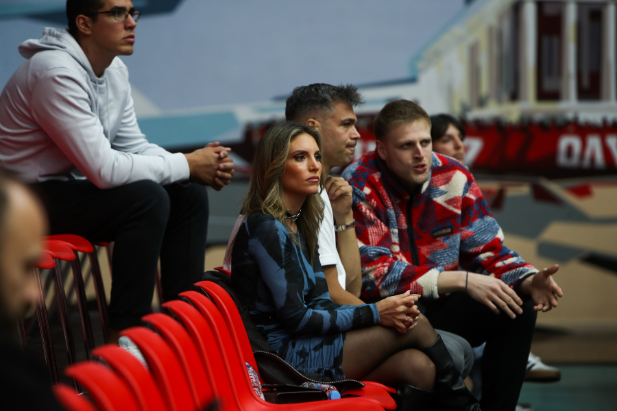 Αθηνά Οικονομάκου: Μας δείχνει το πολυτελές δωμάτιο που μένει στη Βαρκελώνη