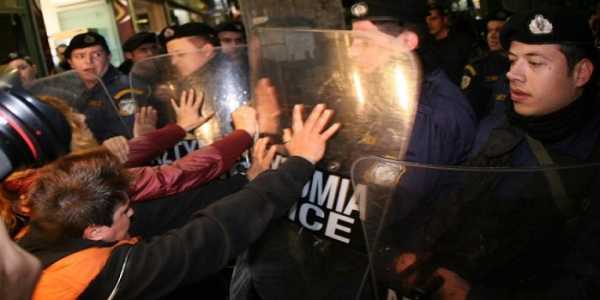 Συνταγματική η απόλυση των καθαριστριών του υπουργείου Οικονομικών