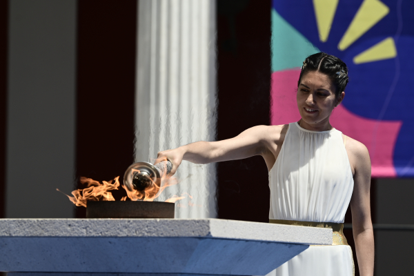 Παραδόθηκε η «Φλόγα της Ελπίδας» στην Γερμανία για τους Αγώνες Special Olympics του Βερολίνου