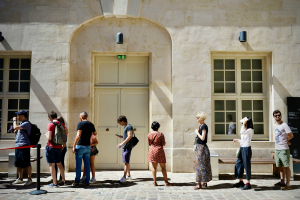 Η ψυχολογία λέει πως όσοι επιλέγουν να πηγαίνουν πάντα τελευταίοι έχουν αυτά τα 6 χαρακτηριστικά