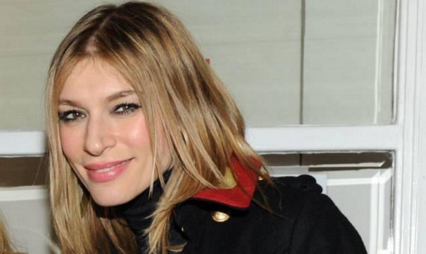 Facebook Ζετα Δούκα