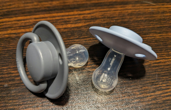 Βρήκαν επικίνδυνη χημική ουσία σε πιπίλες - Τι προκαλεί