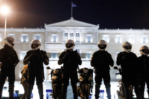 Τέμπη: Πάνω από 5.000 αστυνομικοί, drones, αύρες για τη συγκέντρωση της Παρασκευής στο Σύνταγμα