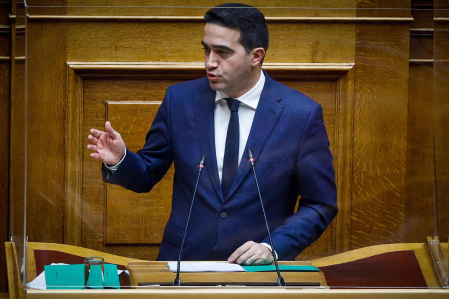 Πρόταση δυσπιστίας - Κατρίνης: «Το ρυπαρό δίκτυο στήθηκε κι οργανώθηκε από το Μέγαρο Μαξίμου»