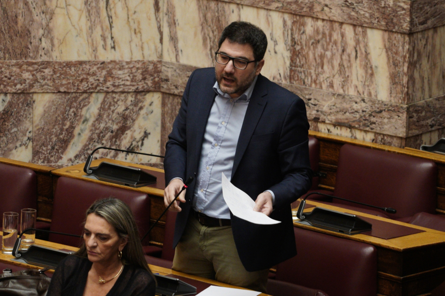 Ηλιόπουλος: Σε συνταξιούχο με 700 ευρώ σύνταξη ο εξωδικαστικός έβγαλε μηνιαία δόση 2.560 ευρώ