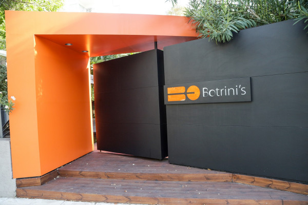 Ηγετικό μέλος του Ρουβίκωνα σε Μποτρίνι: Την επόμενη φορά μπορεί να φύγει και κανένα χαστούκι