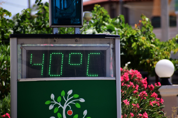 Καιρός: Πού θα πιάσει 40άρια σήμερα ο υδράργυρος, πολύ υψηλός κίνδυνος πυρκαγιάς λόγω καύσωνα