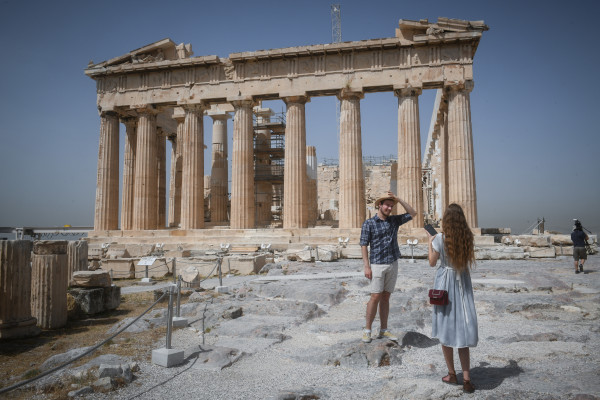 Υμνοι από τα διεθνή ΜΜΕ για το άνοιγμα της τουριστικής σεζόν στην Ελλάδα