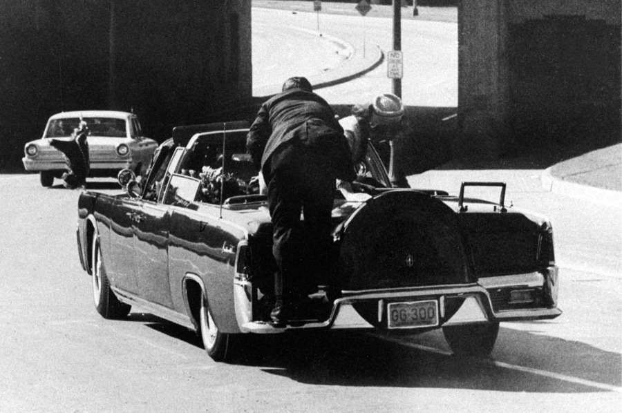 Πέθανε ο πράκτορας που πήδηξε στη λιμουζίνα του Κένεντι για να τον σώσει (Βίντεο)