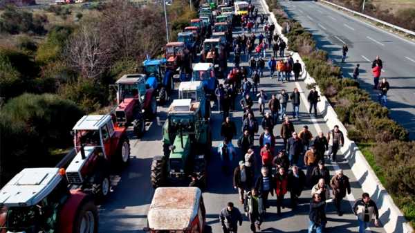 Μπλόκα αγροτών: Κλιμάκωση με νέες κινητοποιήσεις και στην Αθήνα