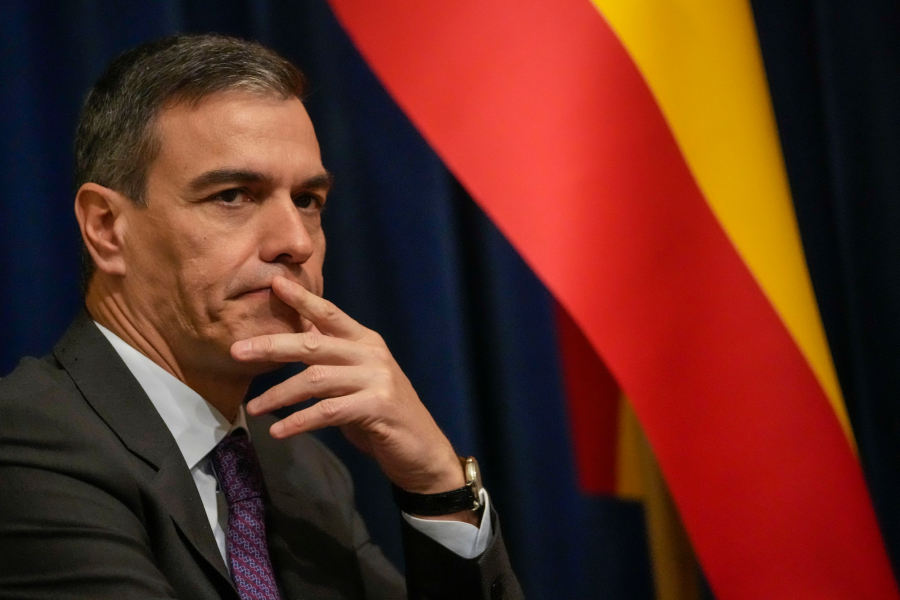 Ισπανία: Το χάος στη Θέουτα βάζει στο στόχαστρο τη μεταναστευτική πολιτική του Σάντσεθ (Βίντεο)