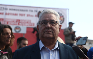 ΚΚΕ: Γιατί οι Θέσεις για το «Συνέδριο» μιλούν για «κόµµα παντός καιρού» και «κόµµα έτοιµο για όλα»