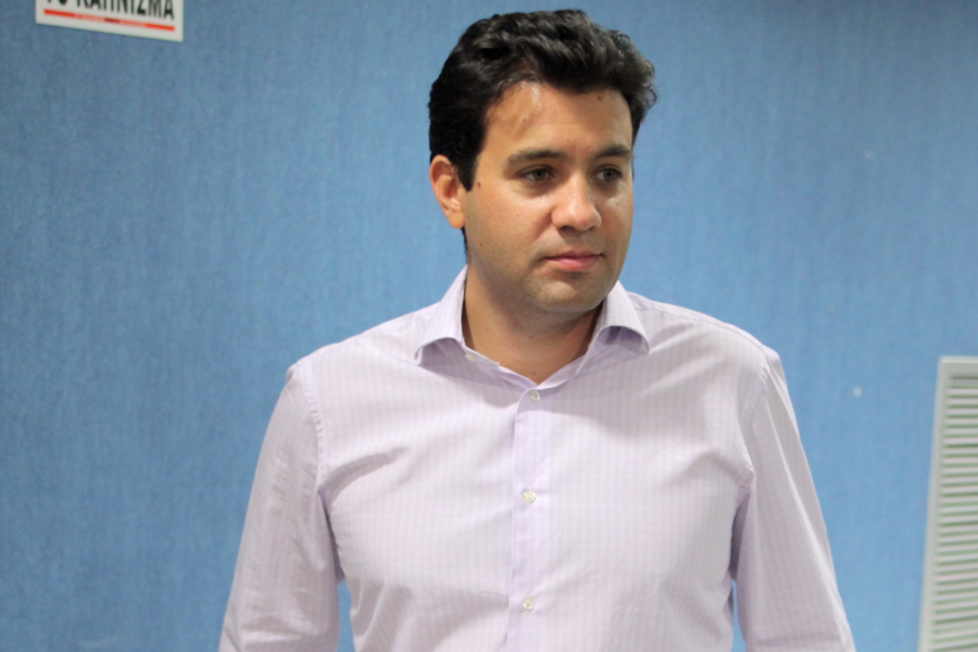 Ο Καραμανλής, ο Αθνάρ και η αντίστροφη μέτρηση