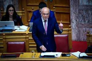 Απόσυρση τροπολογίας για τη συμμετοχή συγγενών πολιτικών σε offshore ζητά η αντιπολίτευση
