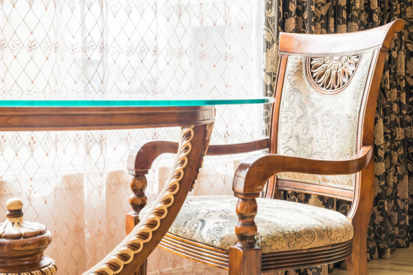 Γιατί να επιλέξω χειροποίητα έπιπλα για το σπίτι μου;