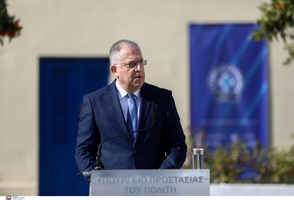 Θεοδωρικάκος: «Η δόκιμος αστυνομικός δεν έχει θέση στην Ελληνική Αστυνομία» (βίντεο)