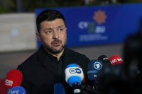 Ζελένσκι: Ο Τραμπ πιέζει την Ουκρανία να παραδοθεί στη Ρωσία