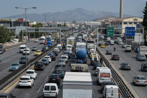 Τροχαίο στην Αττική Οδό: Αυξημένη κίνηση στη λεωφόρο Κηφισίας