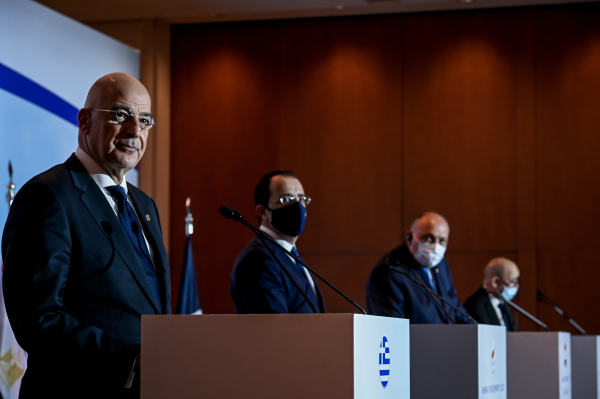 Πλήρης σύγκλιση απόψεων στην τετραμερή - Το ανακοινωθέν για Δίκαιο της Θάλασσας και ενέργεια