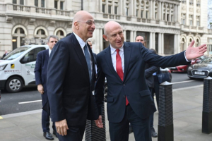 Ολοκληρώθηκε η επίσκεψη Δένδια στη Βρετανία (Βίντεο)