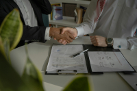 Ideal Holdings: Σε δημόσια προσφορά το 29,92% της Attica με στόχο την είσοδο στο Χρηματιστήριο