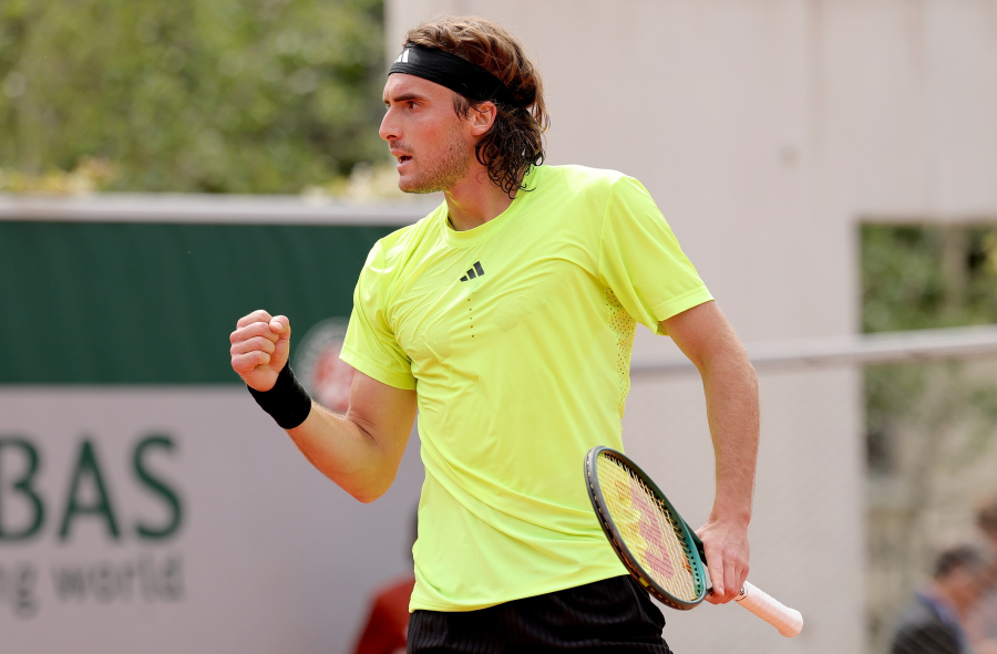 Τσιτσιπάς: Πρεμιέρα στο Ρολάν Γκαρός με «καθαρή» νίκη επί του Ετσεβέρι