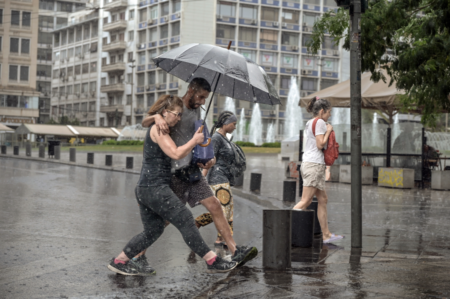 «Κλείδωσε» η νέα κακοκαιρία, αλλαγή που φέρνει Φθινόπωρο με σφοδρές καταιγίδες
