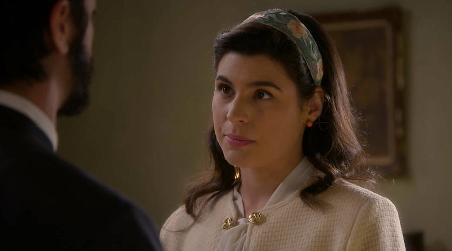 «Άγιος έρωτας»: Η Χλόη συγκρούεται με τον Αρχιερατικό Επίτροπο