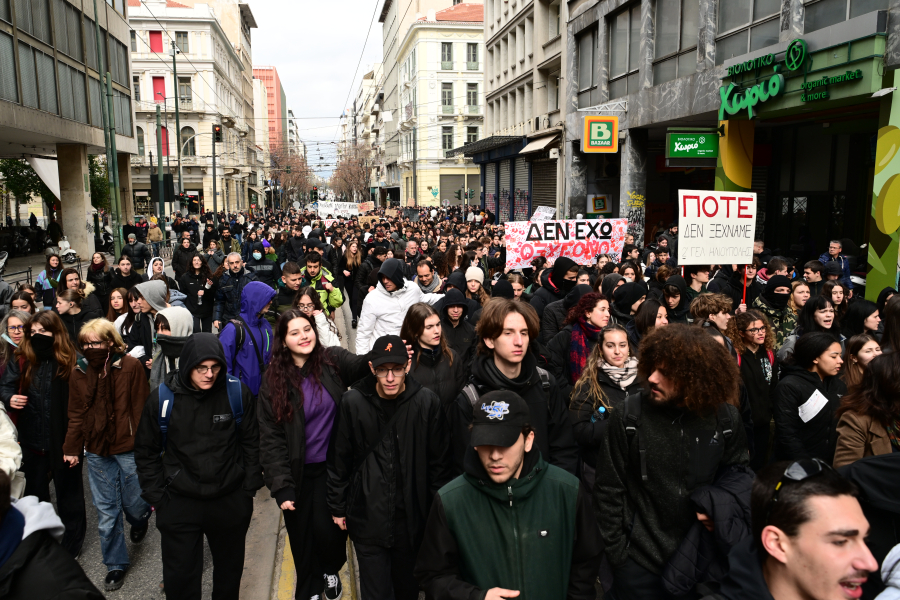 «Για να έχουμε οξυγόνο»: Η λίστα με τις συγκεντρώσεις σε Ελλάδα και εξωτερικό για τα Τέμπη