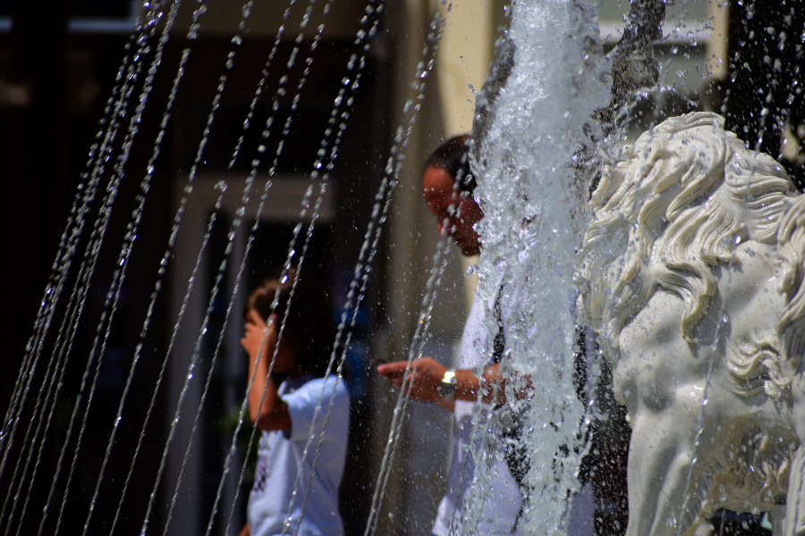 Καύσωνας «Κλέων»: Καζάνι που «βράζει» η Ελλάδα, προειδοποιούν οι μετεωρολόγοι, δείτε ανά ώρα την πορεία του