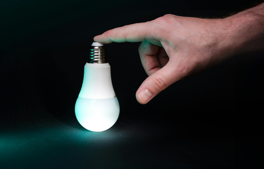 Τέλος το νυχτερινό τιμολόγιο, ποιες ώρες θα είναι φθηνό το ρεύμα