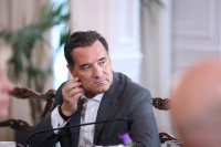 Κι όμως, ο Άδωνις θα βγει από αριστερά στο ΠΑΣΟΚ για τους ψυχολόγους