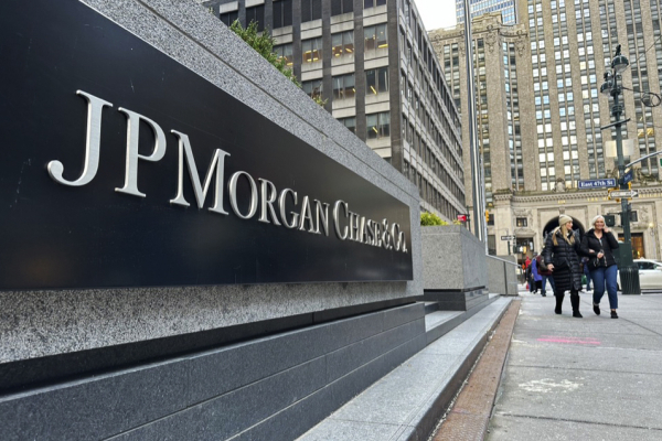 JP Morgan: Οι δασμοί Τραμπ οδηγούν την παγκόσμια οικονομία σε ύφεση φέτος