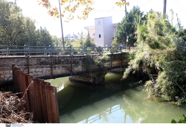 Άνοιξαν οι ουρανοί στην Κέρκυρα, προβλήματα από την ισχυρή βροχόπτωση και τις πλημμύρες (βίντεο)