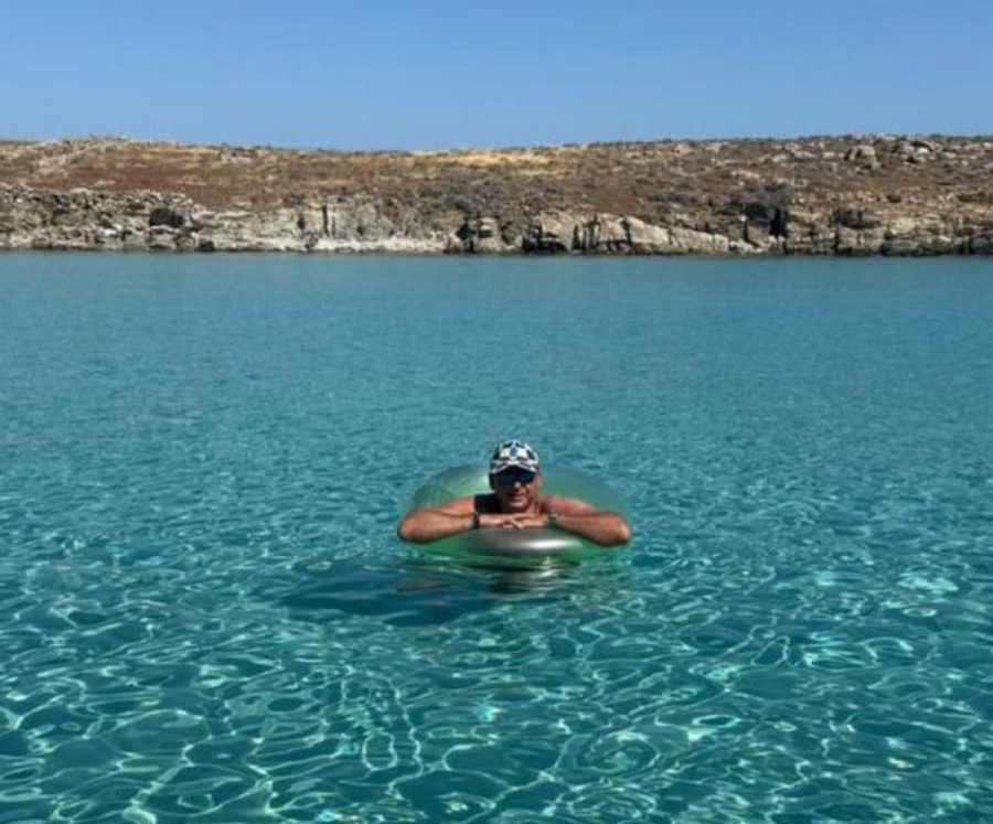 Ο Λιάγκας χαλαρώνει στο… νέο του φουσκωτό