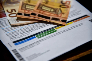 Τιμολόγια ρεύματος: «Κόπωση» για το πράσινο - Ανεβαίνει το «μπλε»