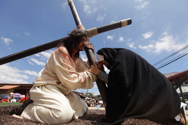 Νέα οδηγία από το Βατικανό: Μόνο ο Χριστός έσωσε τον κόσμο, όχι η Παναγία