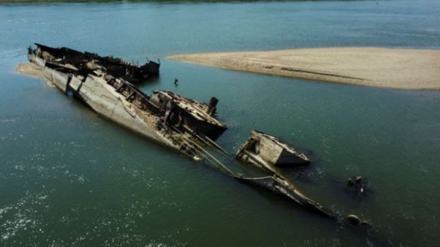 «Στέρεψε» ο Δούναβης: Εμφανίστηκαν γερμανικά πολεμικά πλοία του 1944 από την ξηρασία (Βίντεο & Εικόνες)