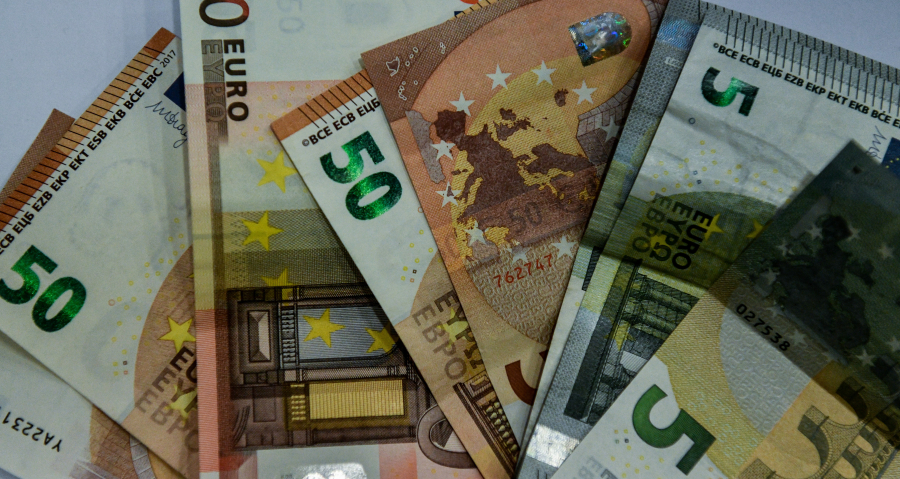 «Τα πάνω κάτω» στις χρηματικές γονικές παροχές και δωρεές έως 800.000 ευρώ