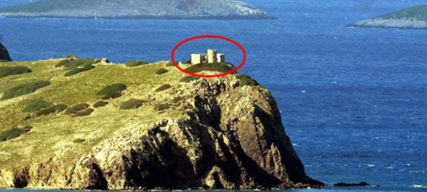 Χτίζουν στρατιωτικό φυλάκιο δίπλα στα Ίμια οι Τούρκοι