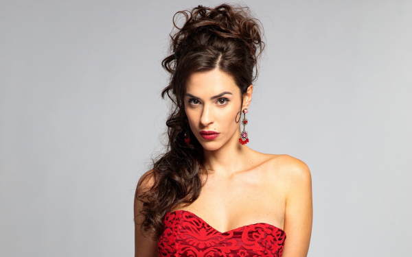 Ιζαμπέλλα Φούλοπ: Η αποκάλυψη για τον ρόλο της και τις εξελίξεις της σειρά «Πόρτο Λεόνε»