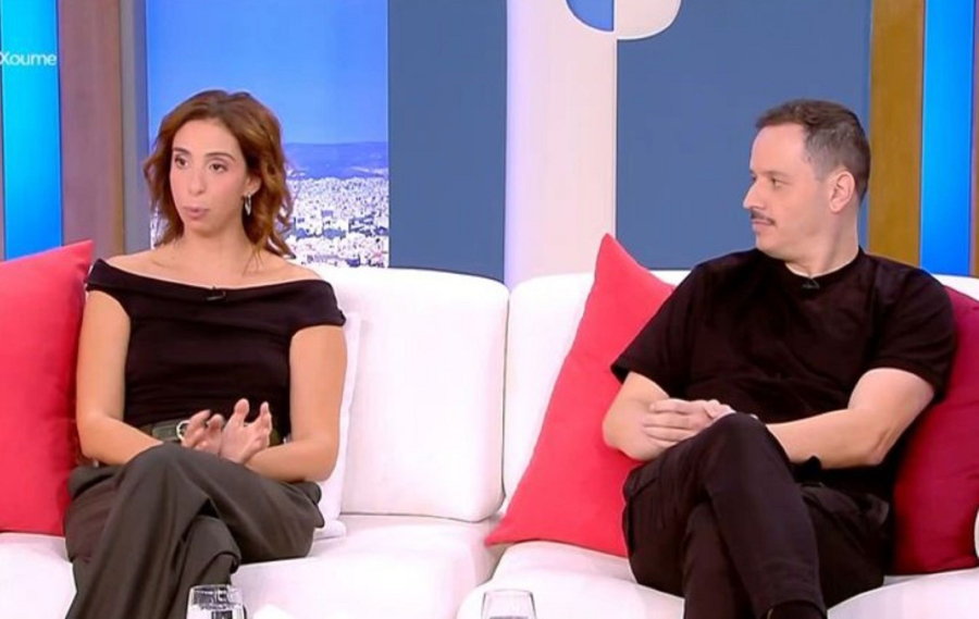 Η Έλενα Χαραλαμπούδη και ο Αλέξανδρος Τσουβέλας μιλούν για τη σάτιρα και το politically correct