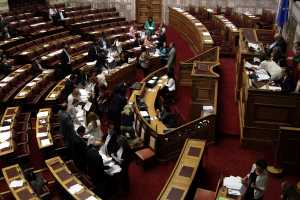 Ως κατεπείγον στη Βουλή το νομοσχέδιο για τη συμφωνία στο προσφυγικό