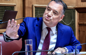 Γεωργιάδης: Αν δεν στηρίξει ένας υπουργός Υγείας το δημόσιο σύστημα Υγείας, είναι τρελός