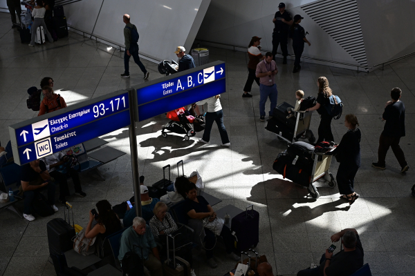 Προσλήψεις στο αεροδρόμιο Ελ. Βενιζέλος με μισθό έως και 1.400 ευρώ