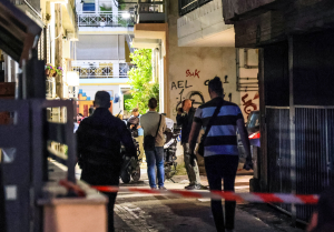 Ομολόγησε τη δολοφονία της μητέρας του στη Λάρισα - Ήταν νεκρή για 14 ώρες